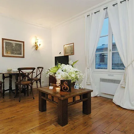 Apartment Mithouard Paris