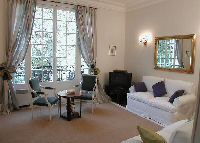 Apartment Mithouard Paris