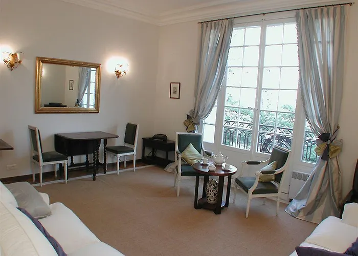 Апартаменты Mithouard